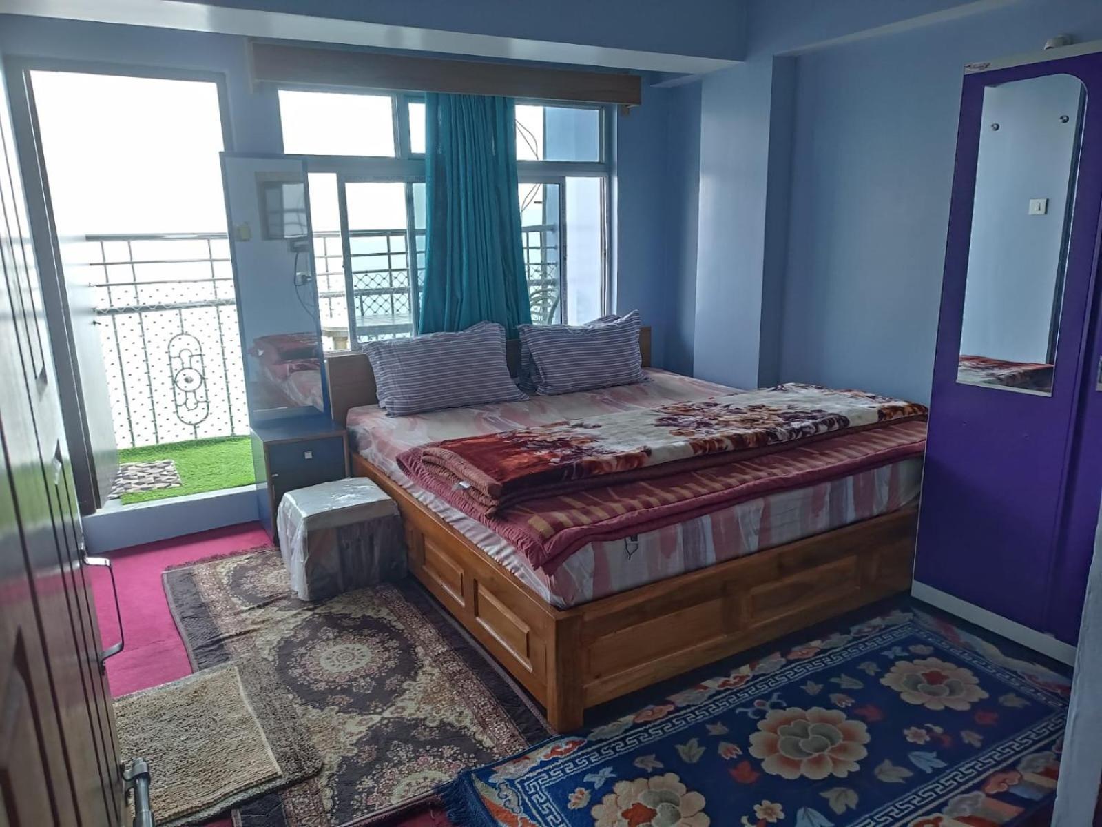 Shiv Inn Stay Dardzsiling Szoba fotó